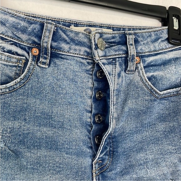 Free People We The Free Curvy Vintage Hi Rise Button fly Jean Shorts. Size 25. - Picture 6 of 13